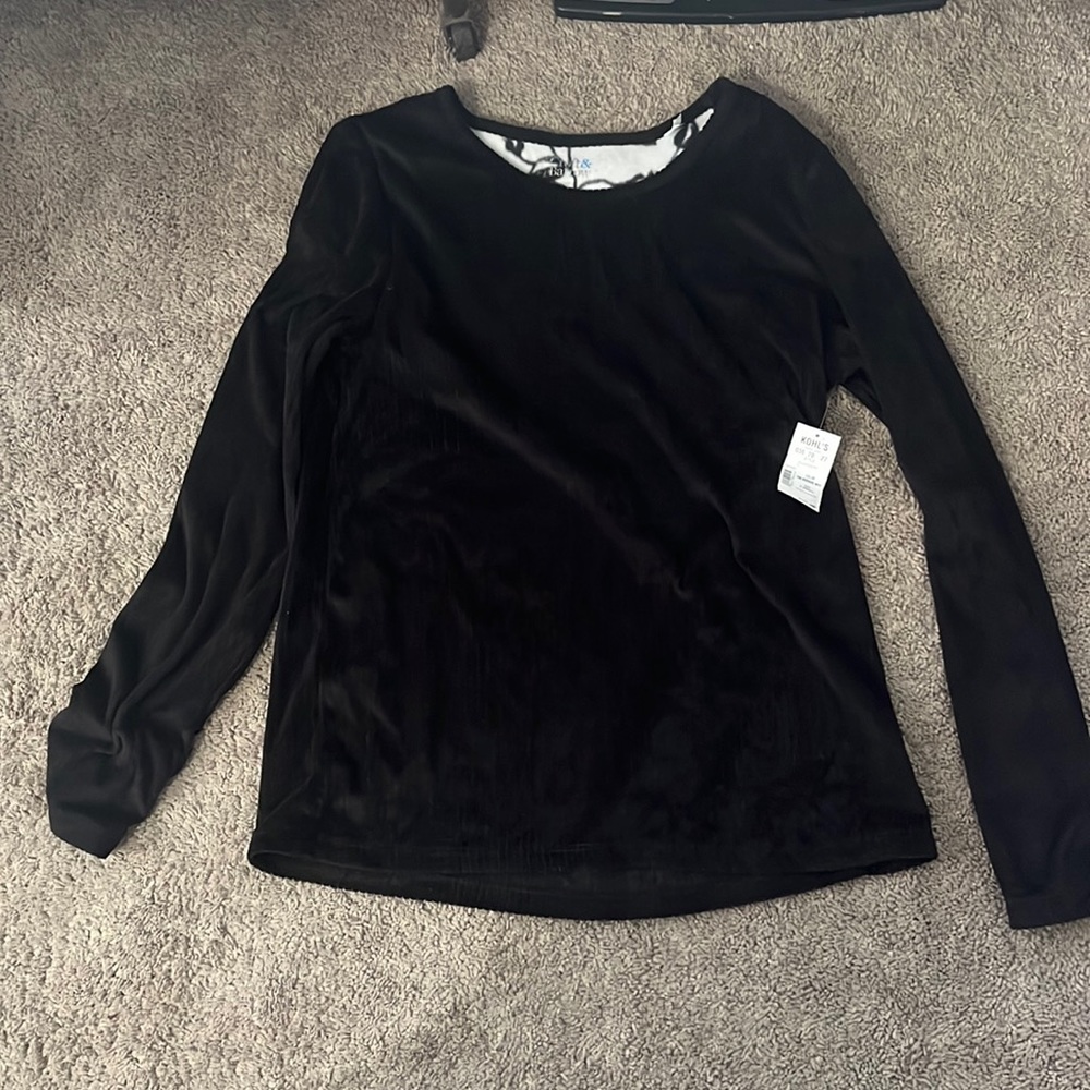 Black Long Sleve!! New with Tags.